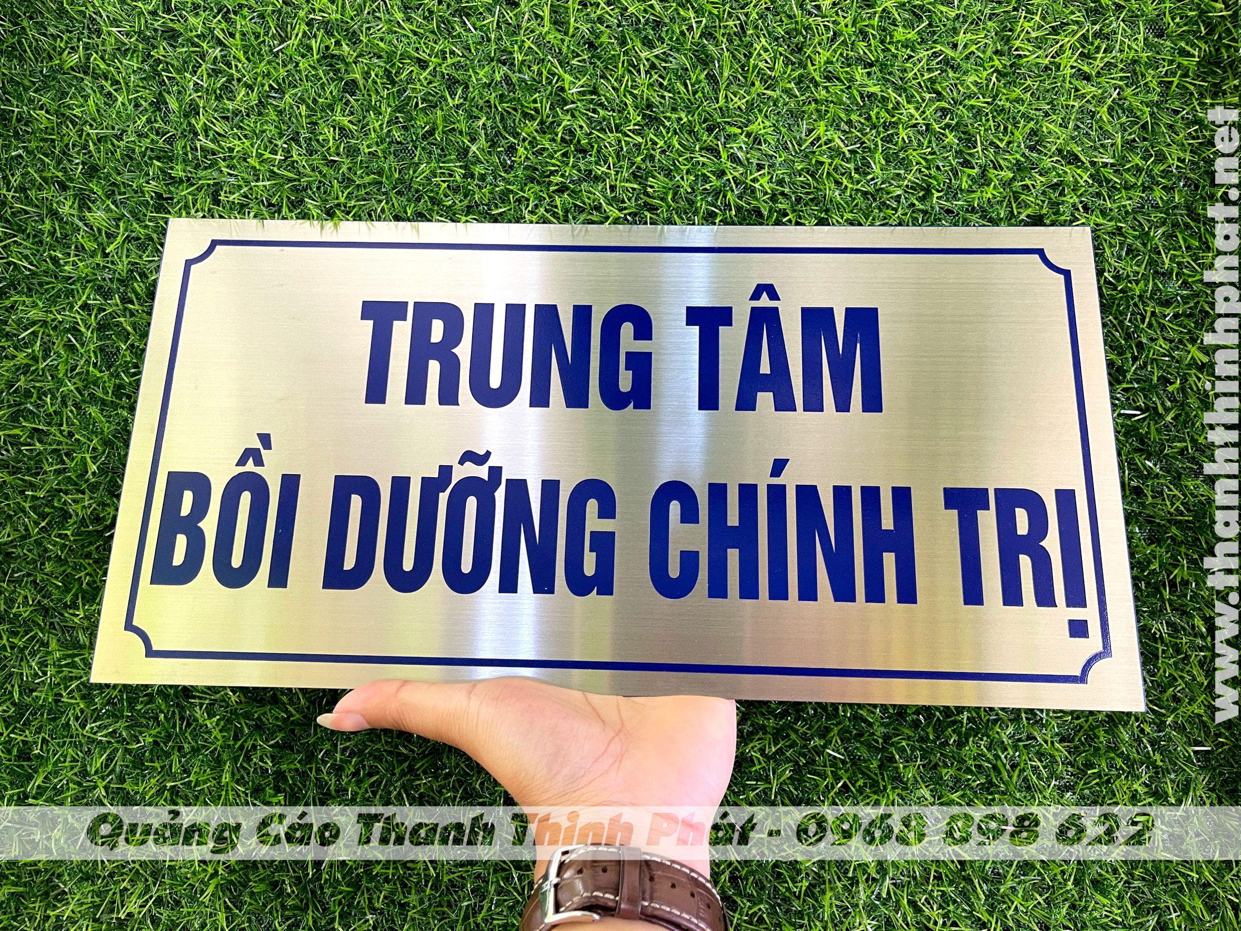 Công ty làm bảng tên phòng inox